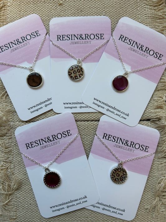 Resin&Rose - Small Round Necklace