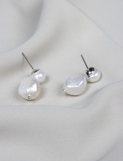 Olia - Silver Pearl Earrings - Avery