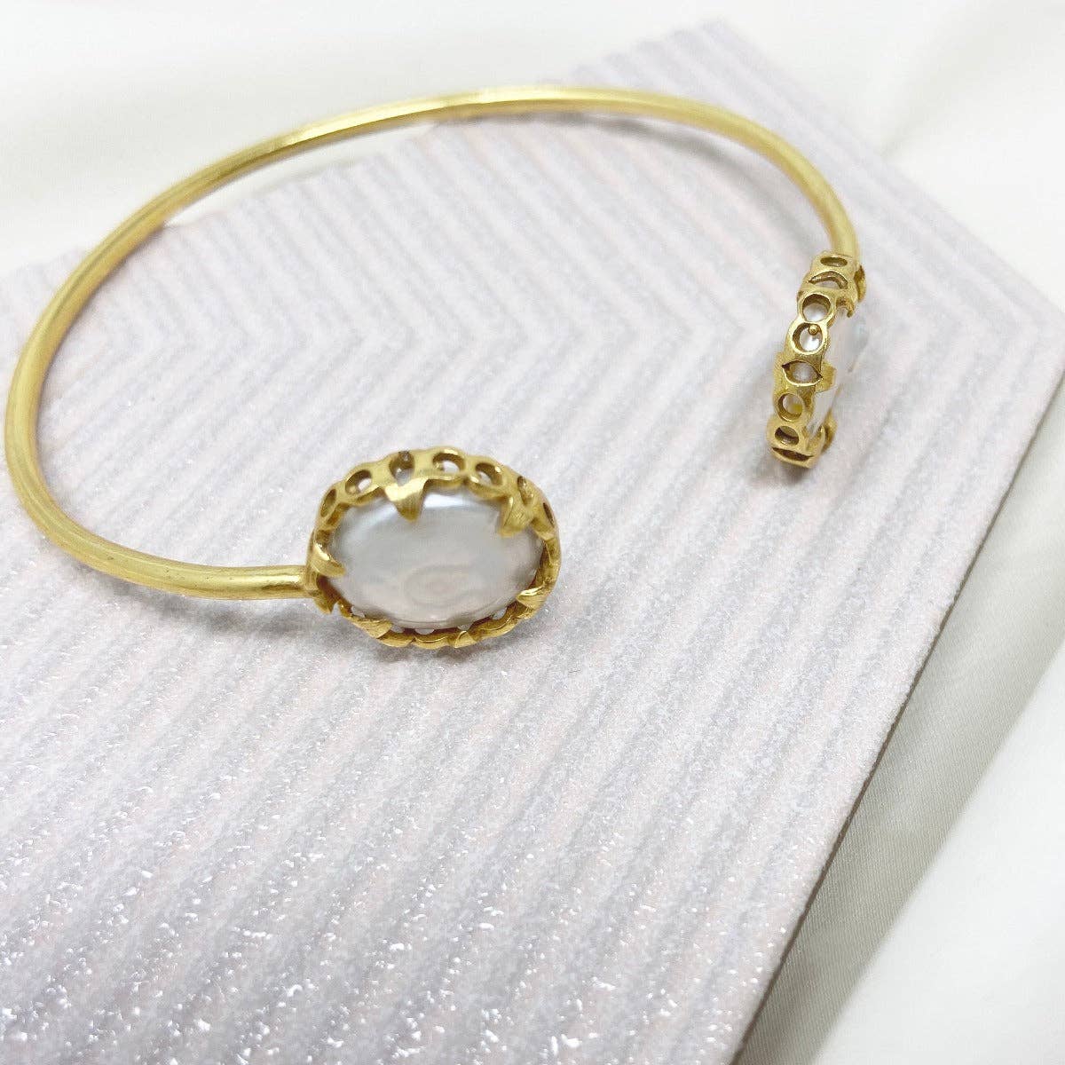 Ashiana London- Petite Pearl Bangle