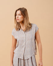 Load image into Gallery viewer, Grace &amp; Mila - Sleeveless Shirt - Matriochka
